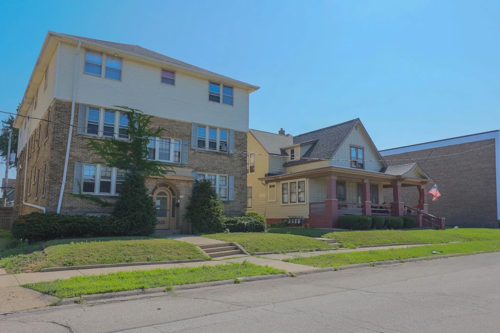915 Minnesota Ave 919, South Milwaukee