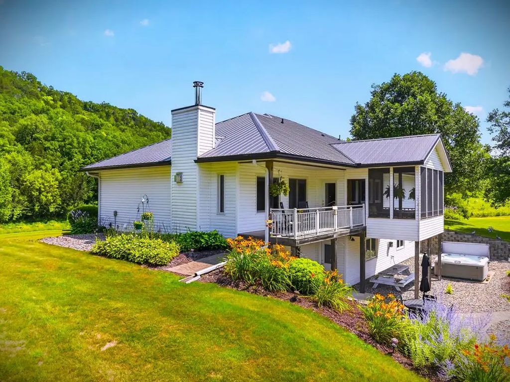 42112 State Hwy 30 -, Rushford