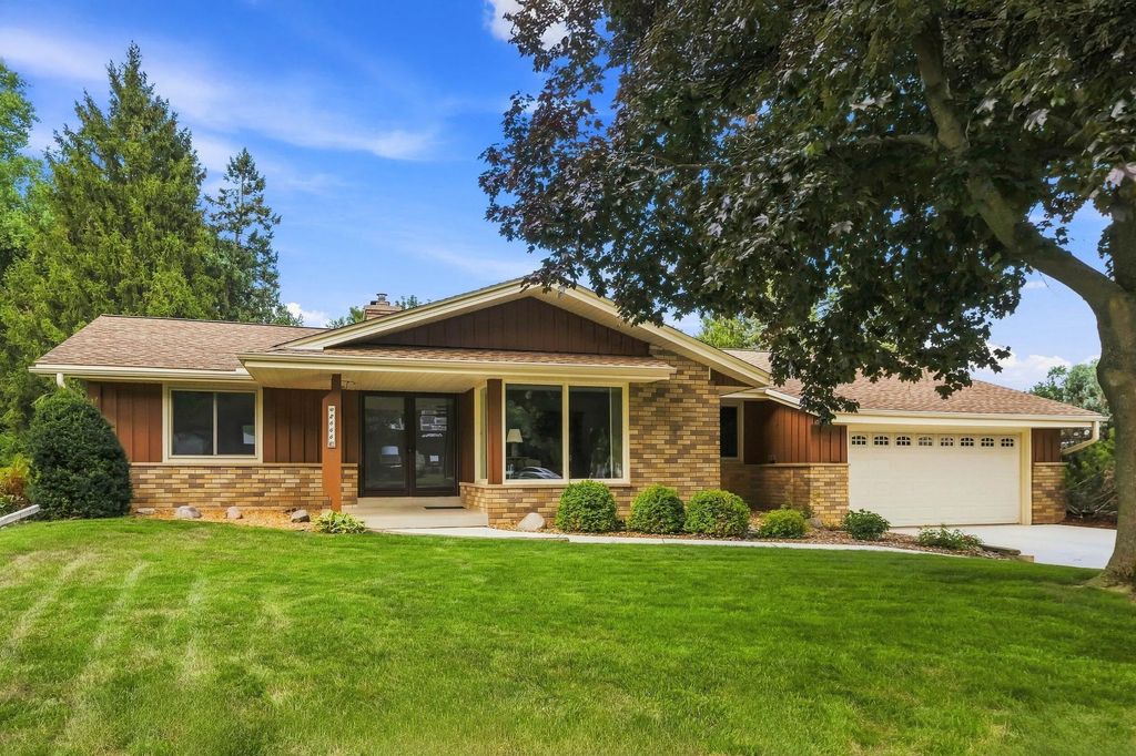 2666 S Seymour Pl, West Allis