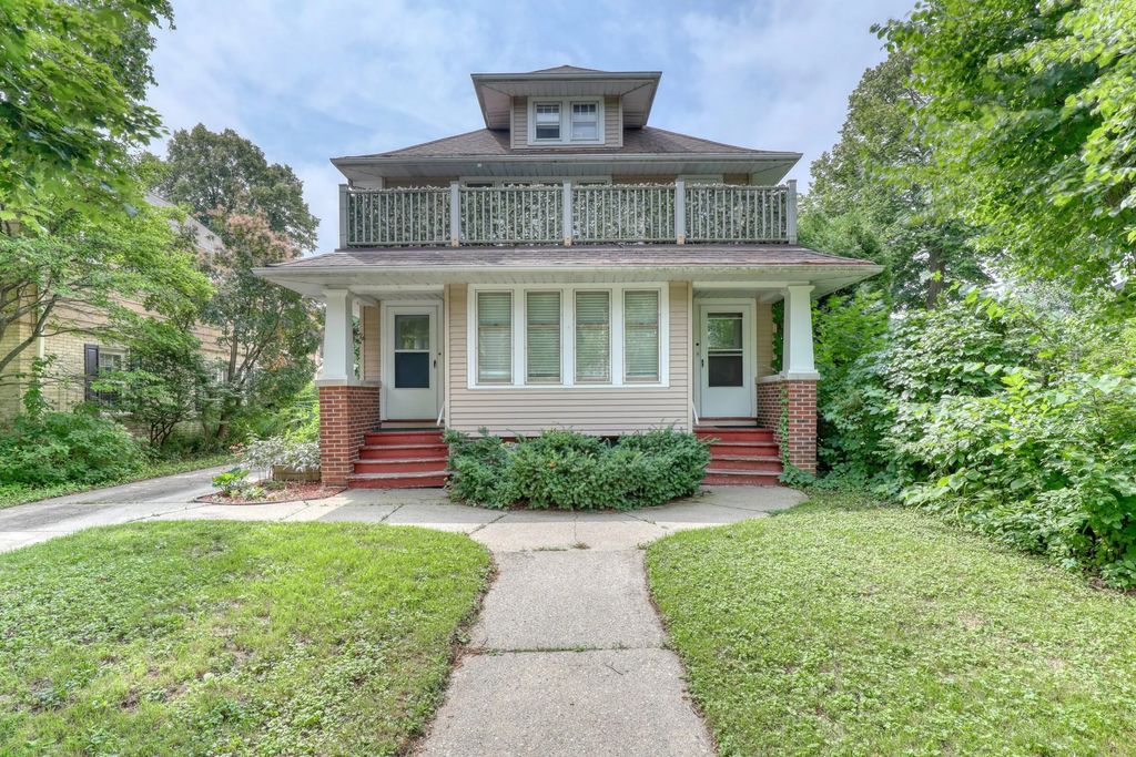 2013 E Wood Pl 2015, Shorewood