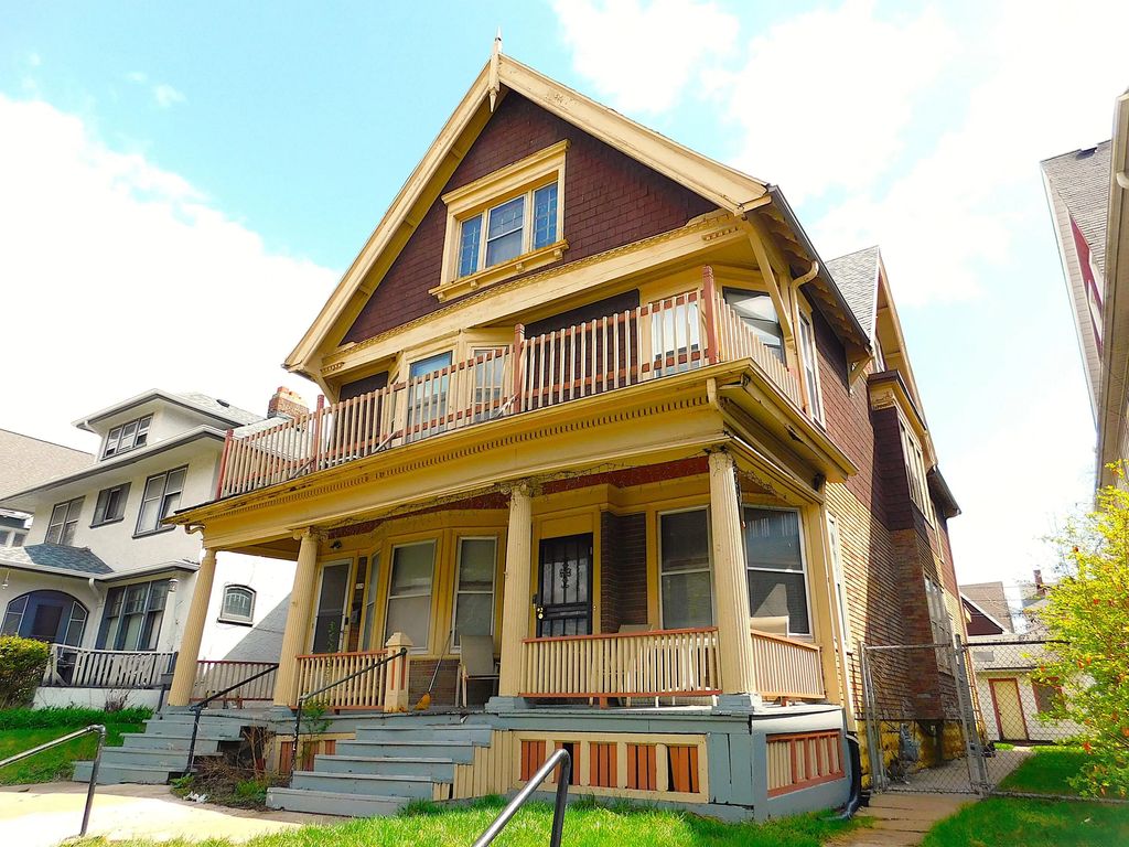 526 N 32nd St 528, Milwaukee