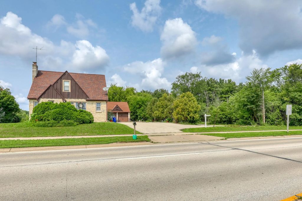 20060 W Greenfield Ave, Brookfield