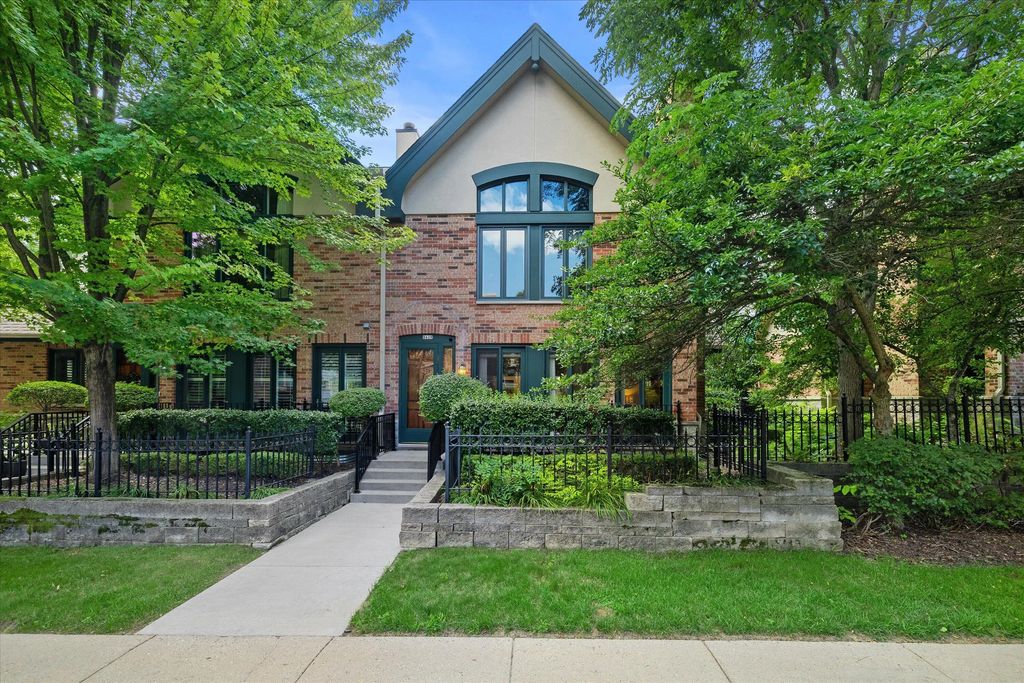 1421 N Humboldt Ave, Milwaukee