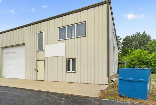 2330 Stonebridge Cir J, West Bend