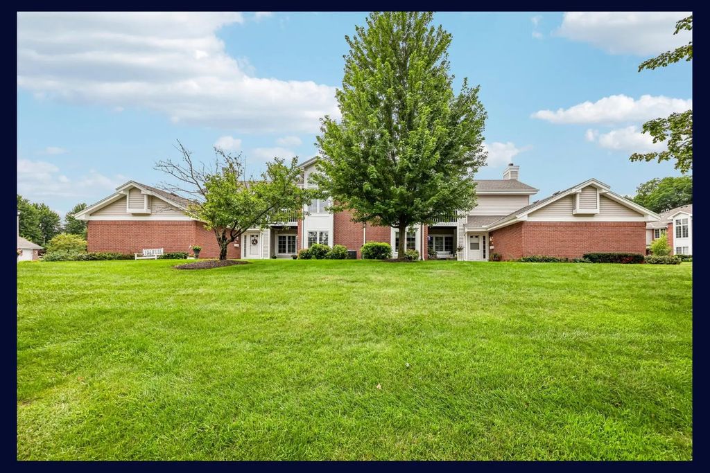 9079 Westlake Dr, Greendale