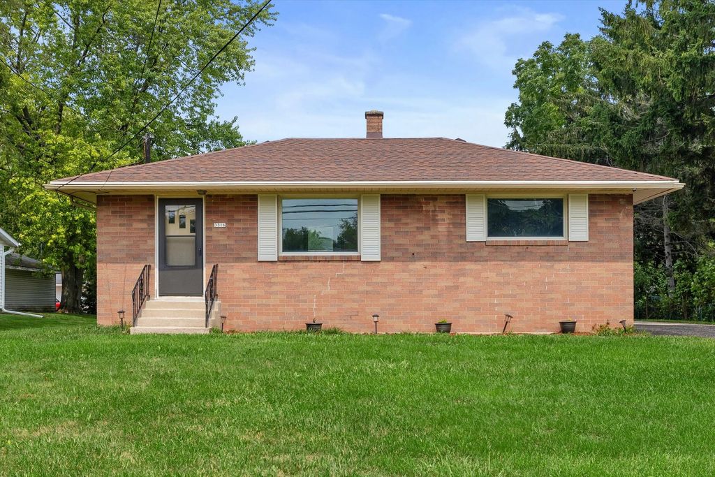 3316 3 Mile Rd, Caledonia