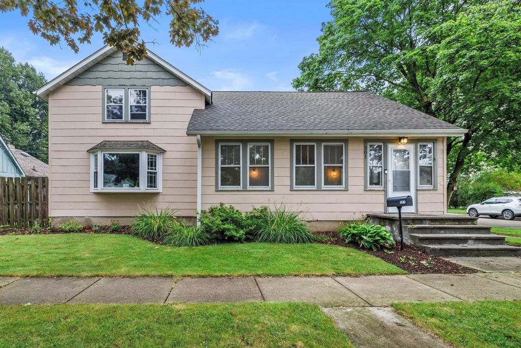 501 Haskins St, Lake Geneva