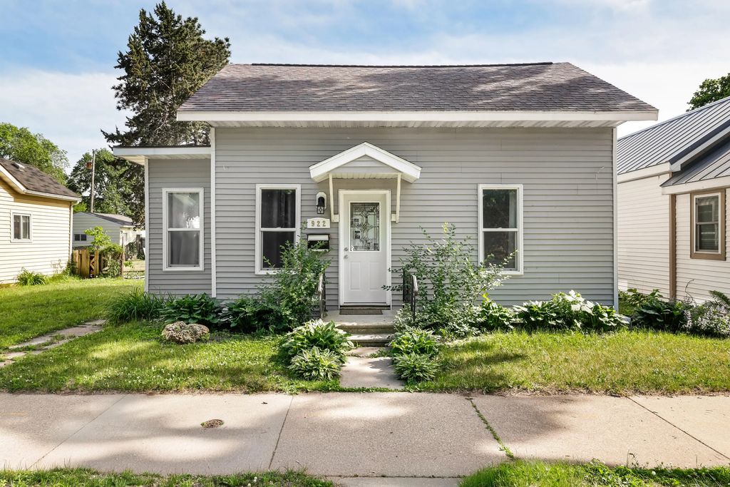 922 Johnson St, La Crosse