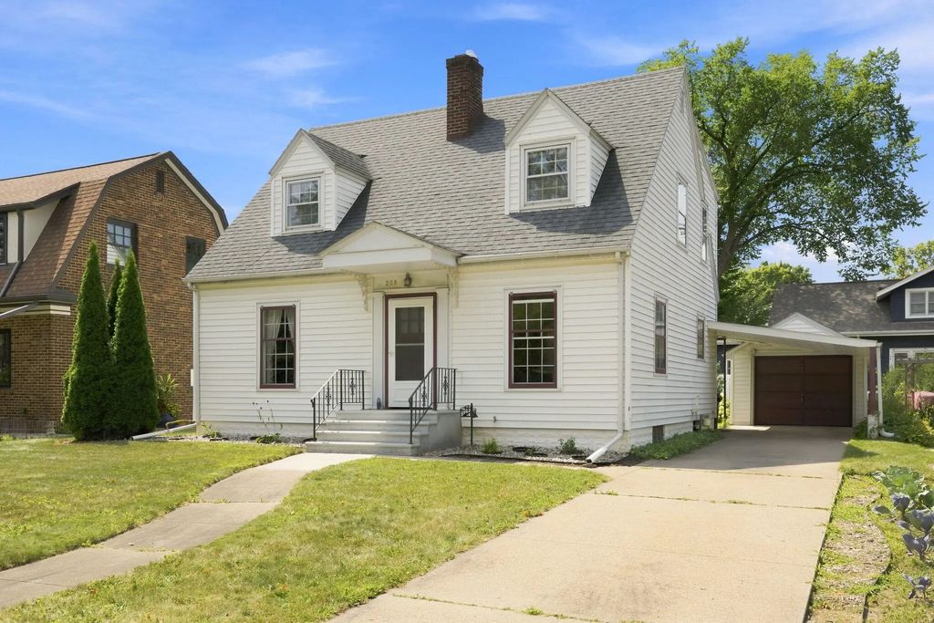 208 21st St S, La Crosse