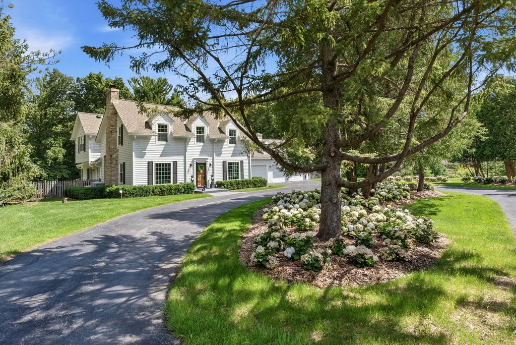 9830 N Otto Rd, Mequon