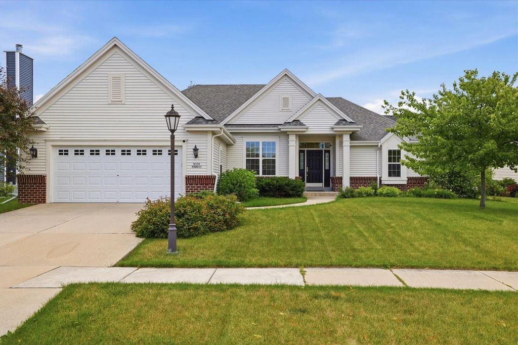 N173w20011 Creekside Dr, Jackson