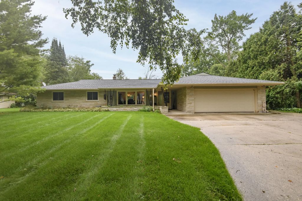 7420 N Longview Ave, Glendale