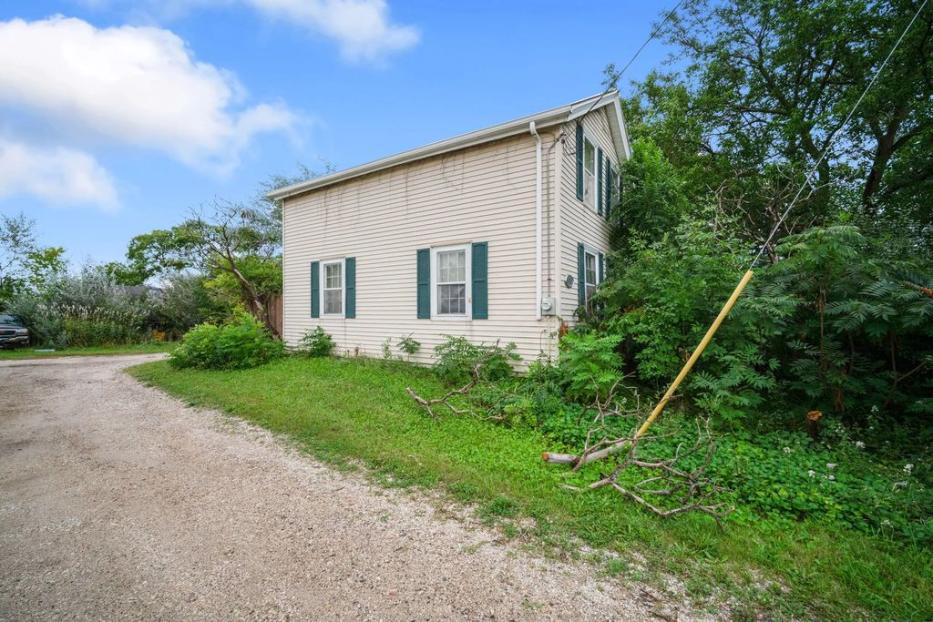 8738 W Fond Du Lac Ave, Milwaukee