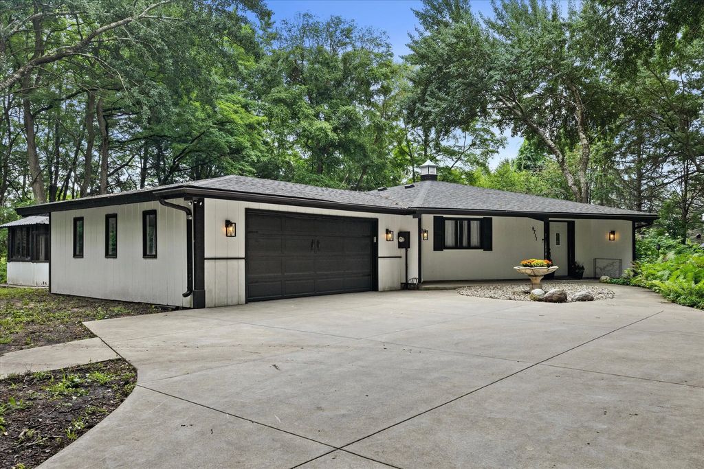9711 8th Ave, Pleasant Prairie