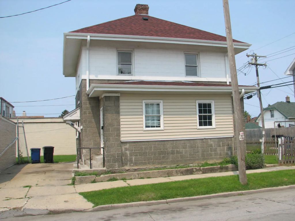 1018 Caron Butler Dr, Racine