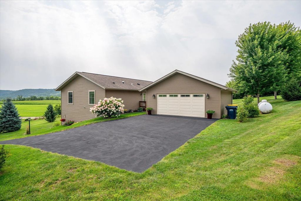 425 Fox Hollow Dr, Stoddard