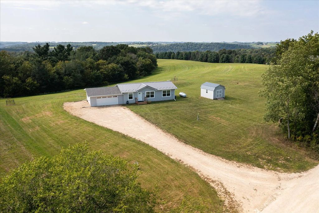 S3442 Haugrud Ridge Rd, Webster