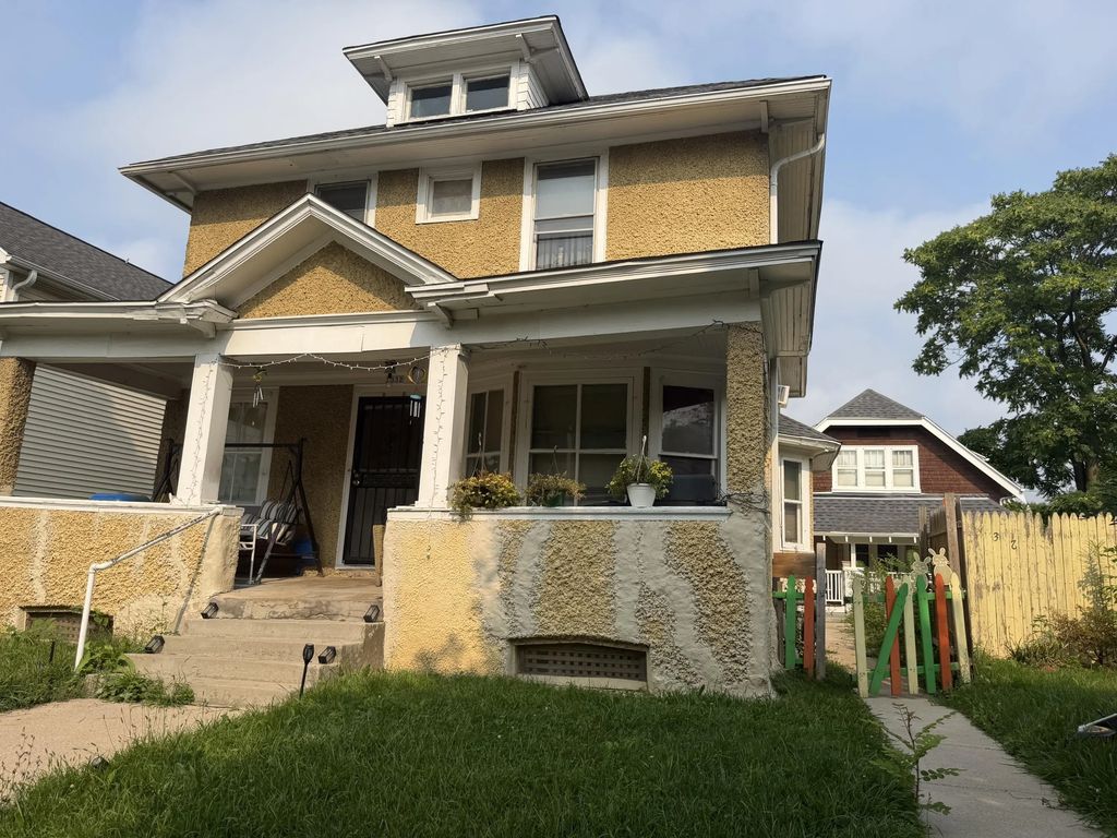 3332 N 3rd St 3328, Milwaukee