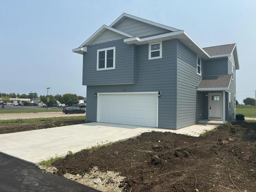807 Arthur Dr, Milton