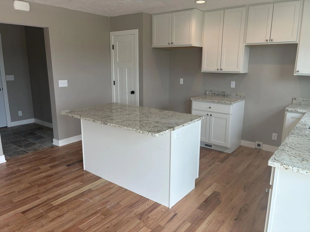 807 Arthur Dr, Milton