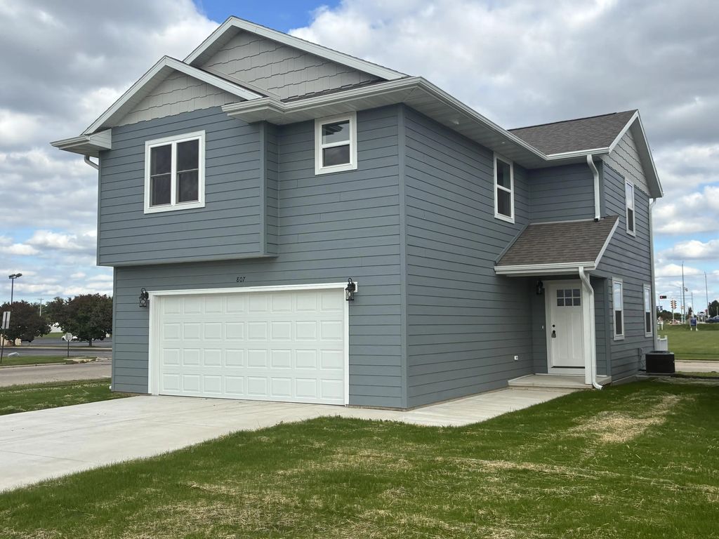 807 Arthur Dr, Milton