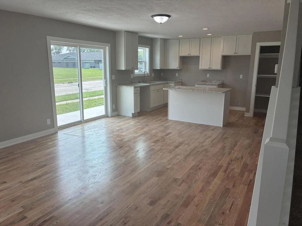 809 Arthur Dr, Milton