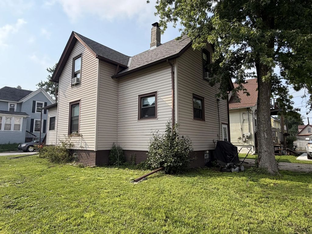 1115 Lewis St, Racine