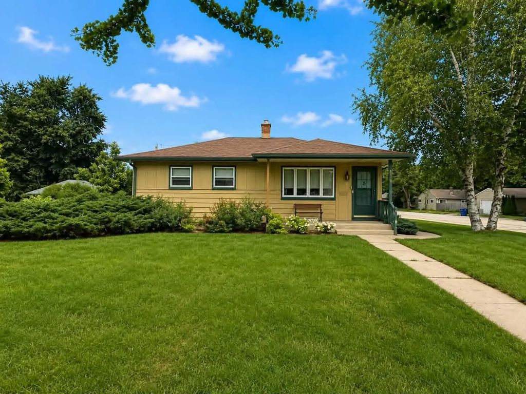 1058 7th Ave, Grafton
