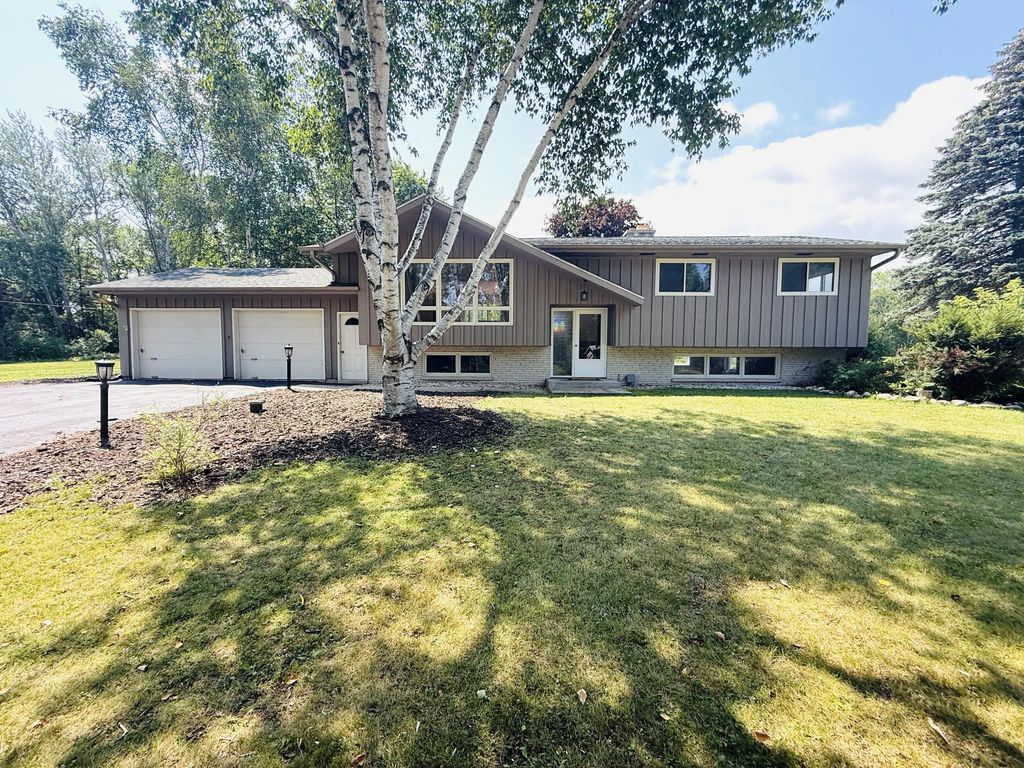 N6392 Sherry Ln, Sheboygan