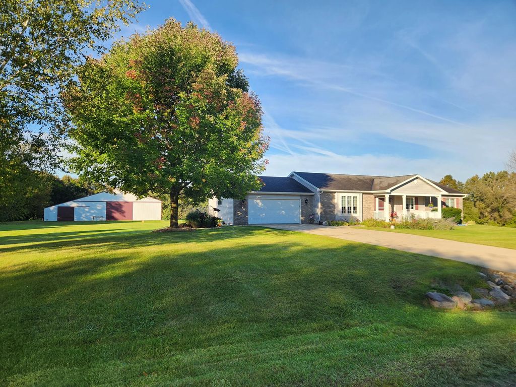 N6745 Mine Rd, Hubbard