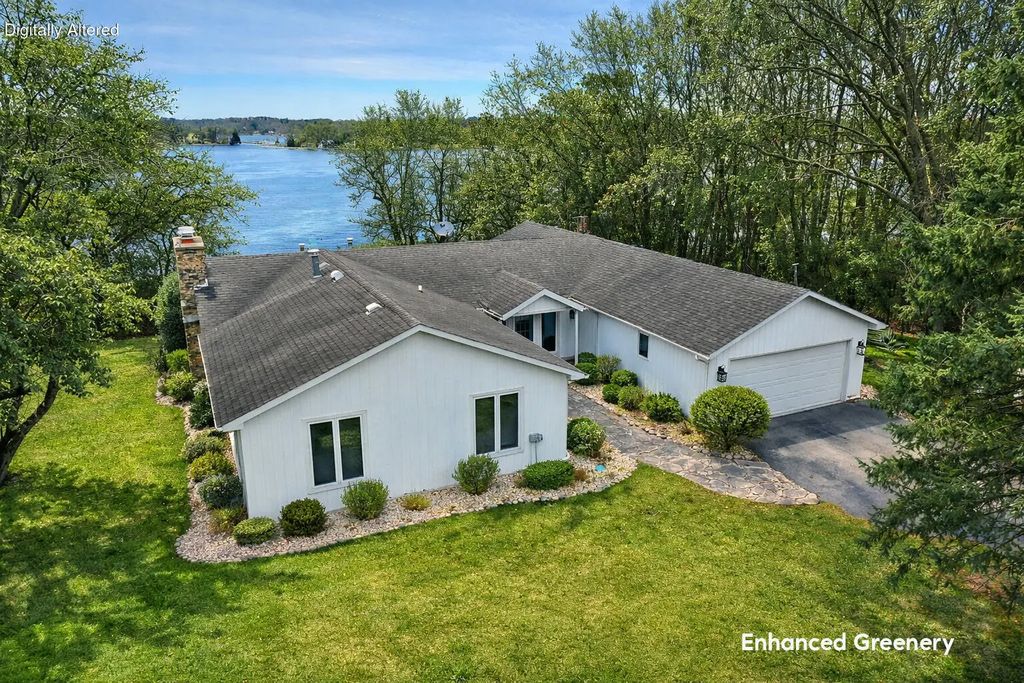 W5368 Plantation Rd, Sugar Creek