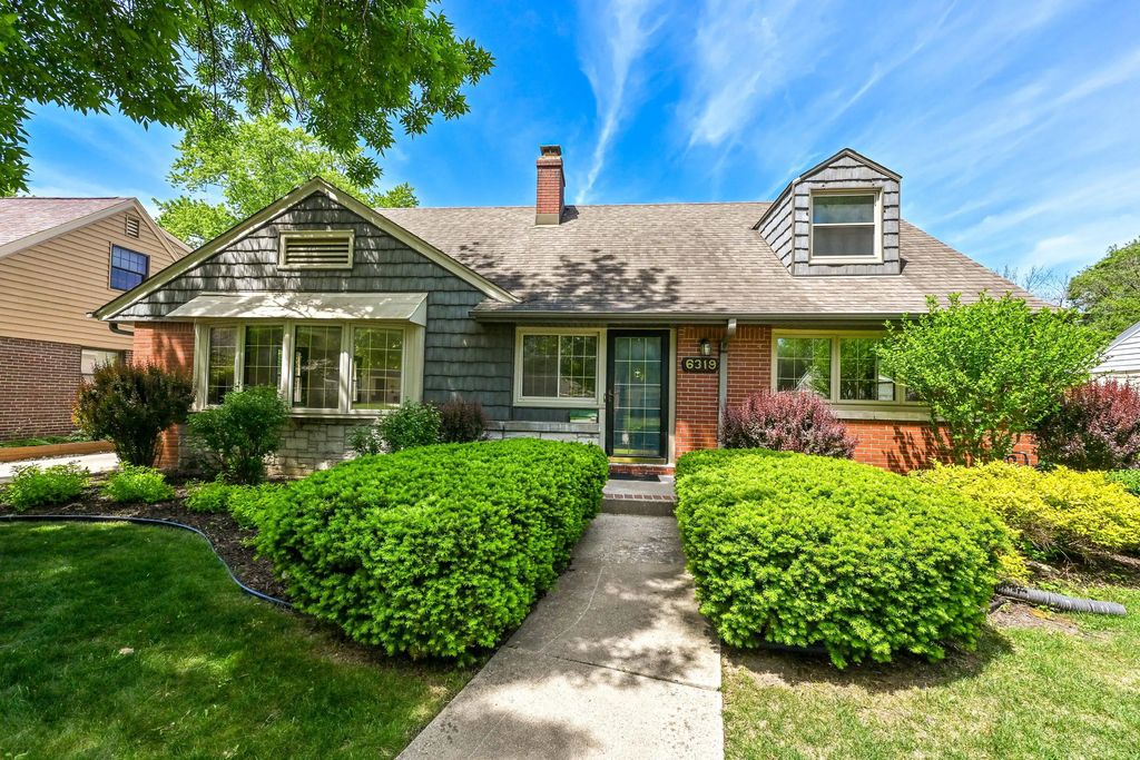 6319 N Bay Ridge Ave, Whitefish Bay