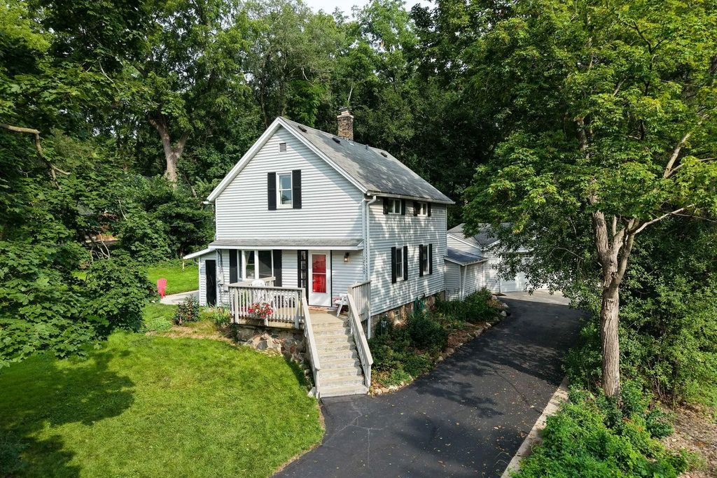12500 Knoll Rd, Elm Grove