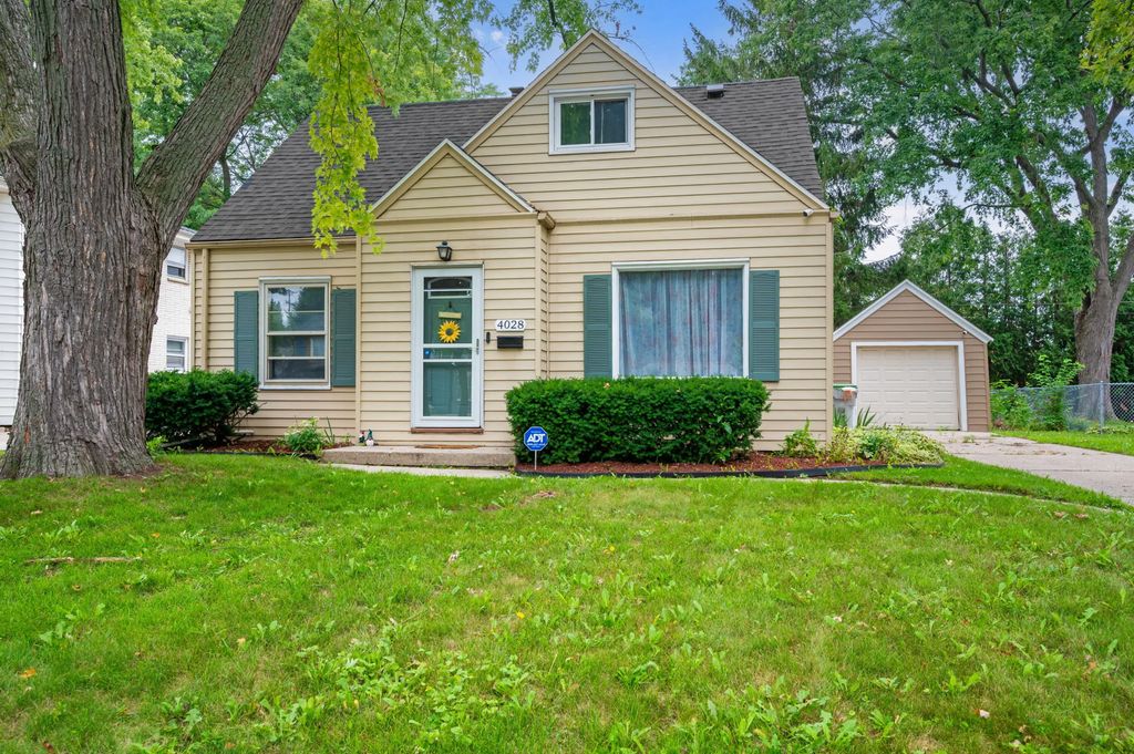 4028 N 83rd St, Milwaukee