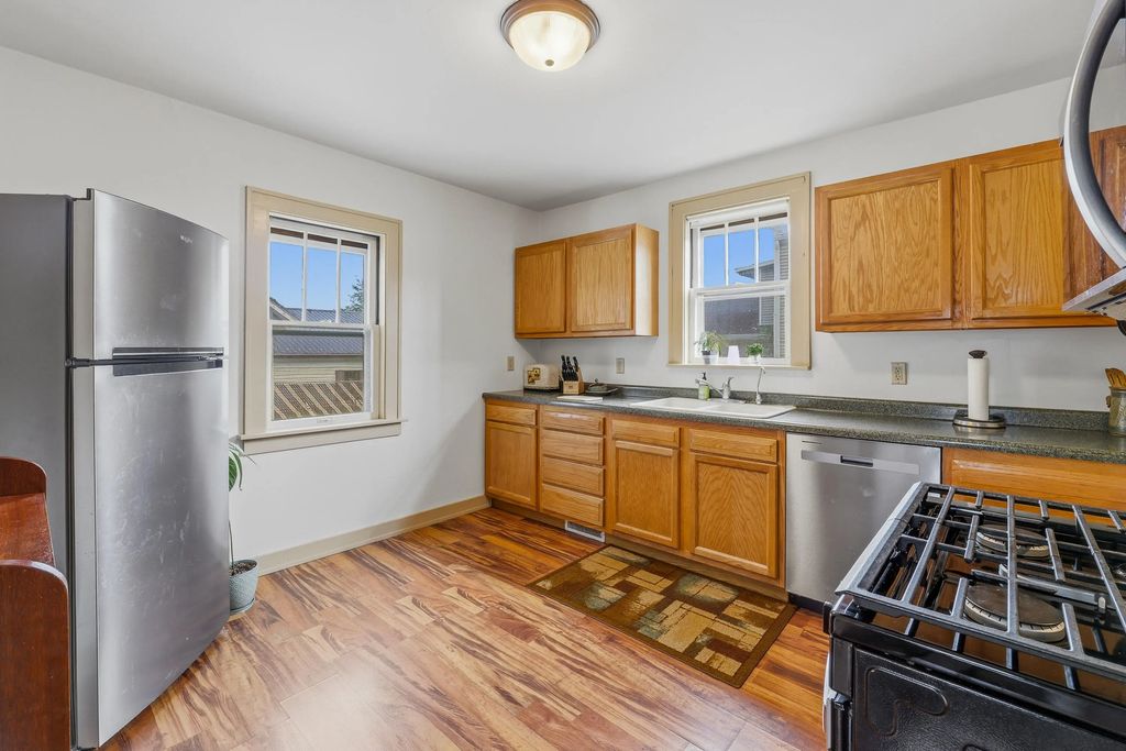 215 N Liberty St, Valders