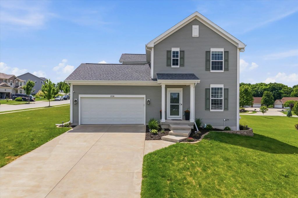 2518 Marie Cir, Waukesha