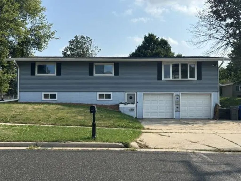 125 E Spaulding St, Watertown