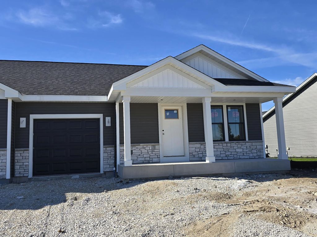 N162w21885 Poppy Rd, Jackson