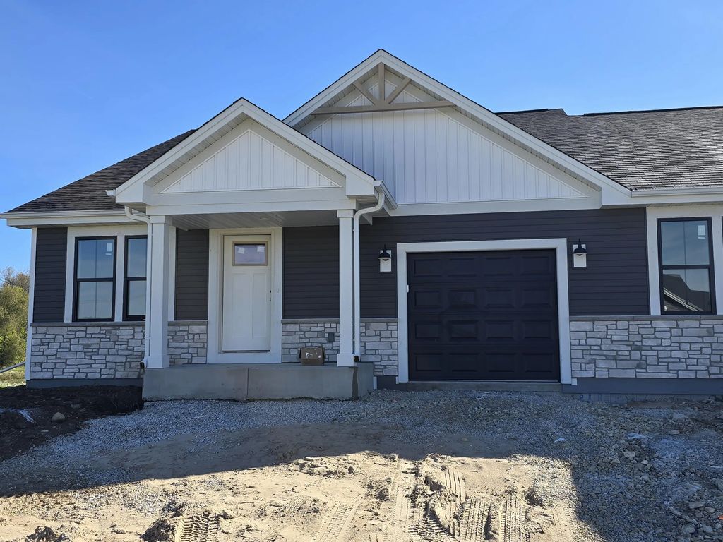W219n16314 Jasmine Ct, Jackson