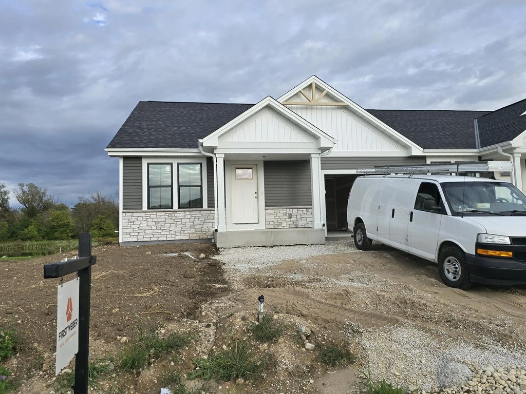 W219n16314 Jasmine Ct, Jackson