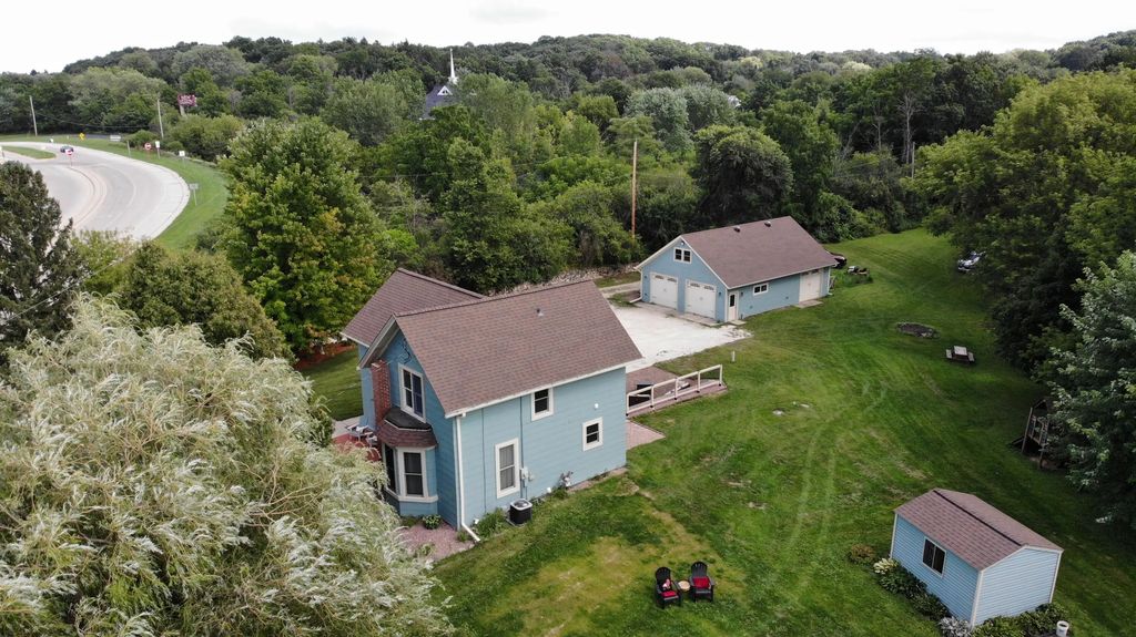 N14w28039 Silvernail Rd, Delafield