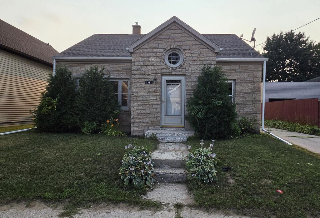 1312 S 18th St, Manitowoc