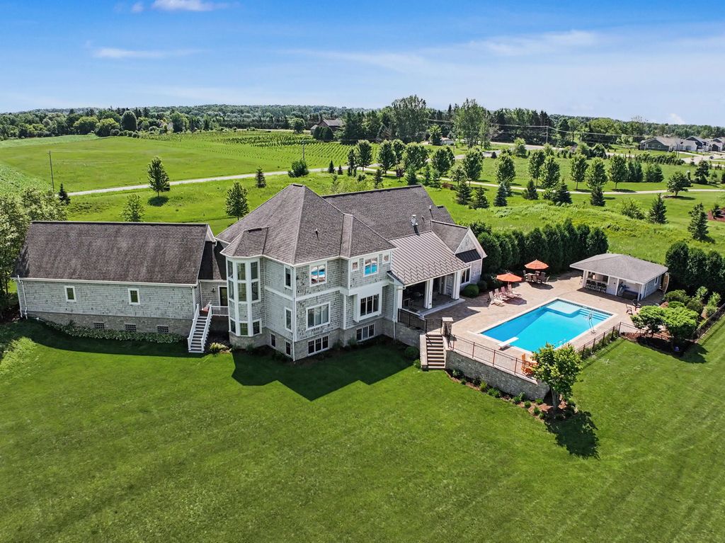 W148n12133 Pleasant View Dr, Germantown