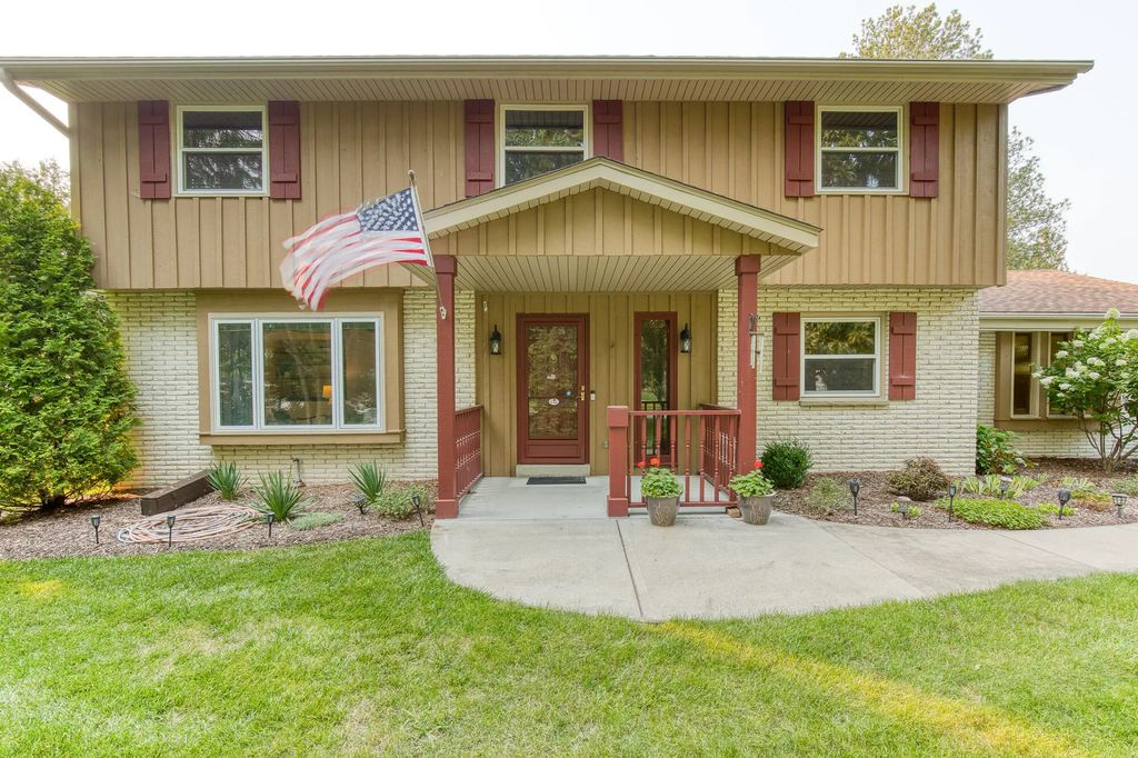 S64w12622 Tennyson Ln, Muskego