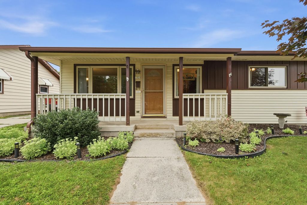 2529 S 15th St, Sheboygan