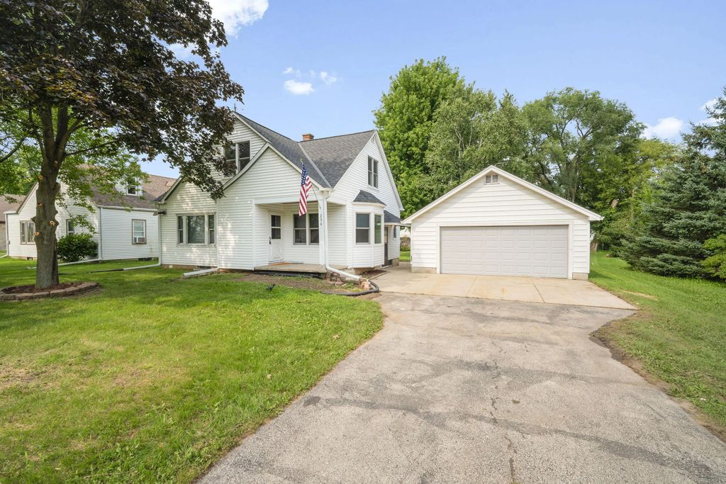 236 State Highway 33 -, Newburg