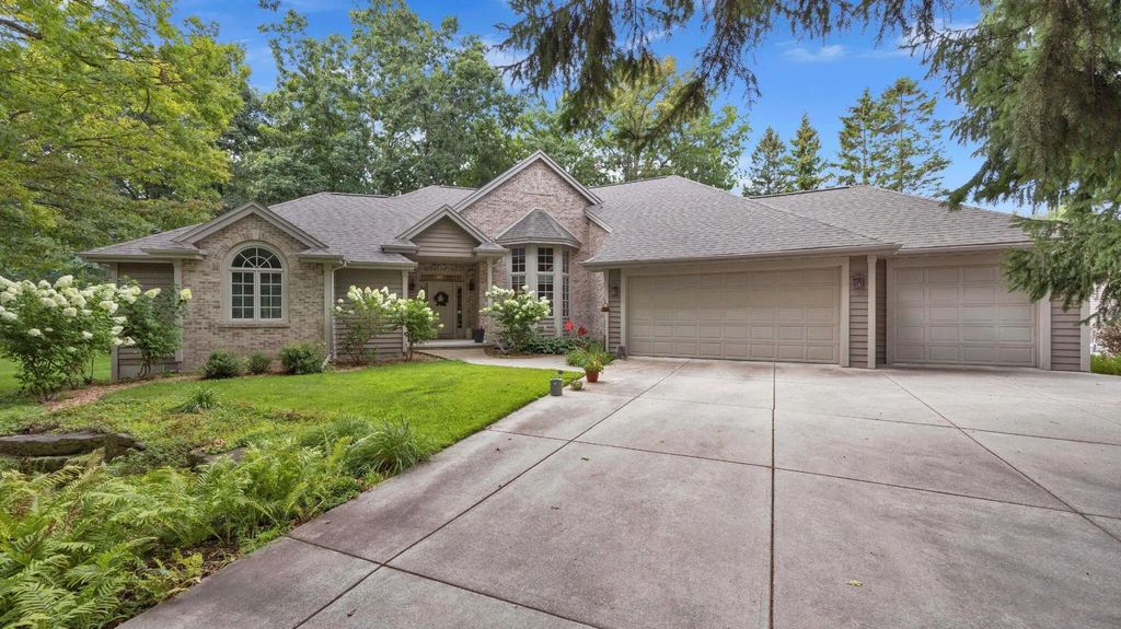 404 Ledgewood Dr, Fond Du Lac