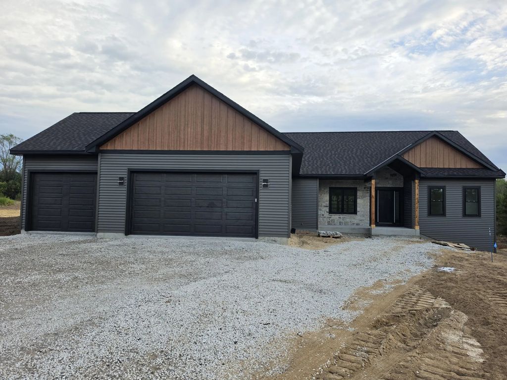 2377 Wallace Lake Rd, Trenton