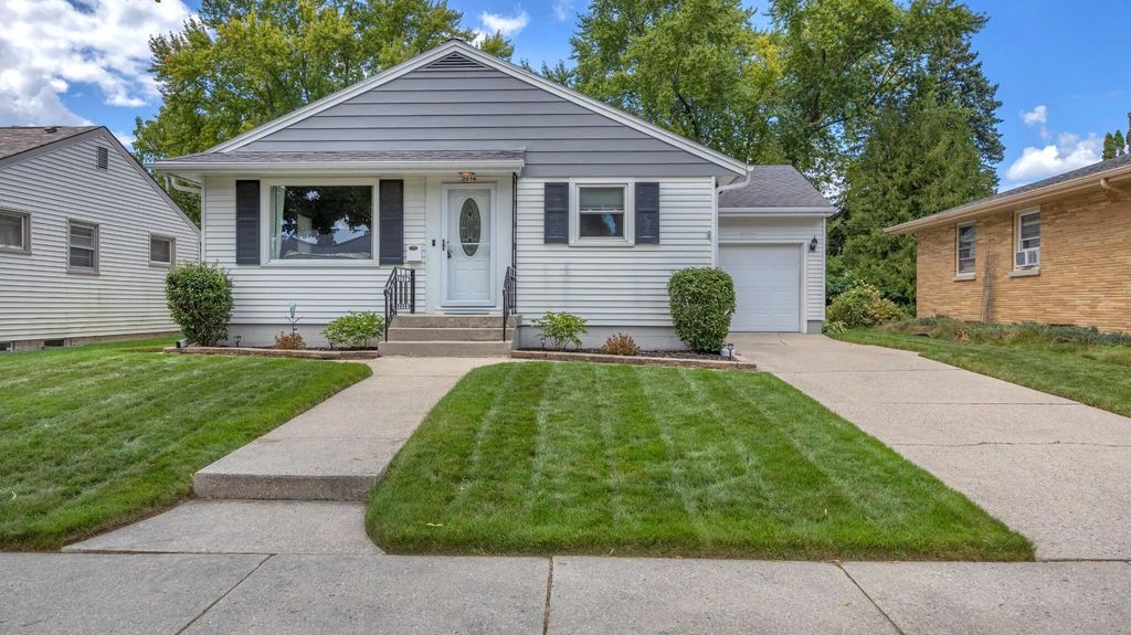 2514 Wedemeyer St, Sheboygan