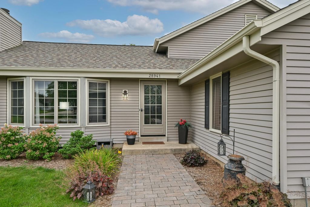 28941 Golden Cir, Waterford